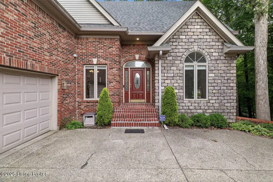 8711 Kings Lynn Ln, Louisville, KY 40220 - #2