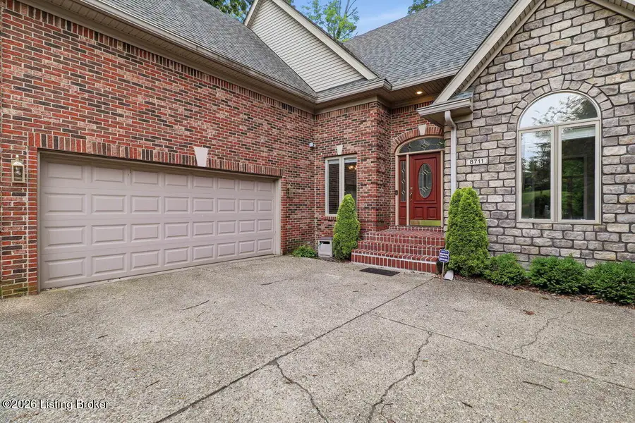 8711 Kings Lynn Ln, Louisville, KY 40220 - #3