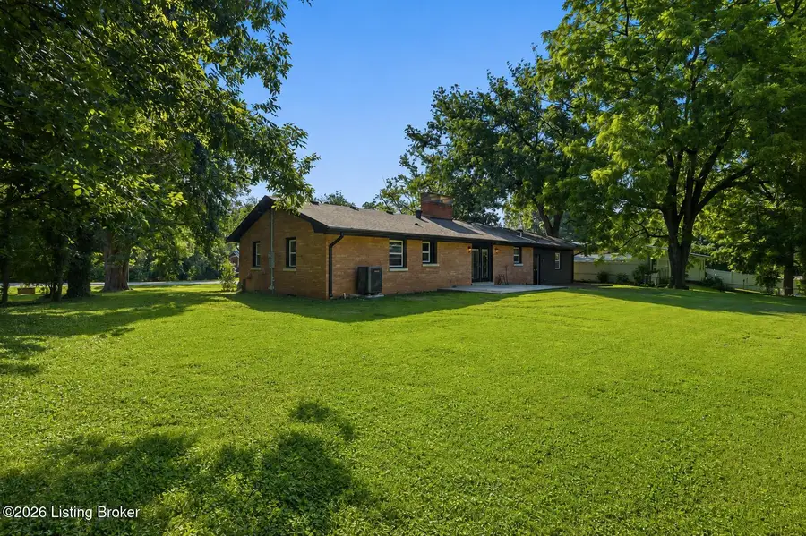 386 S Deepwood Dr, Radcliff, KY 40160 - #2