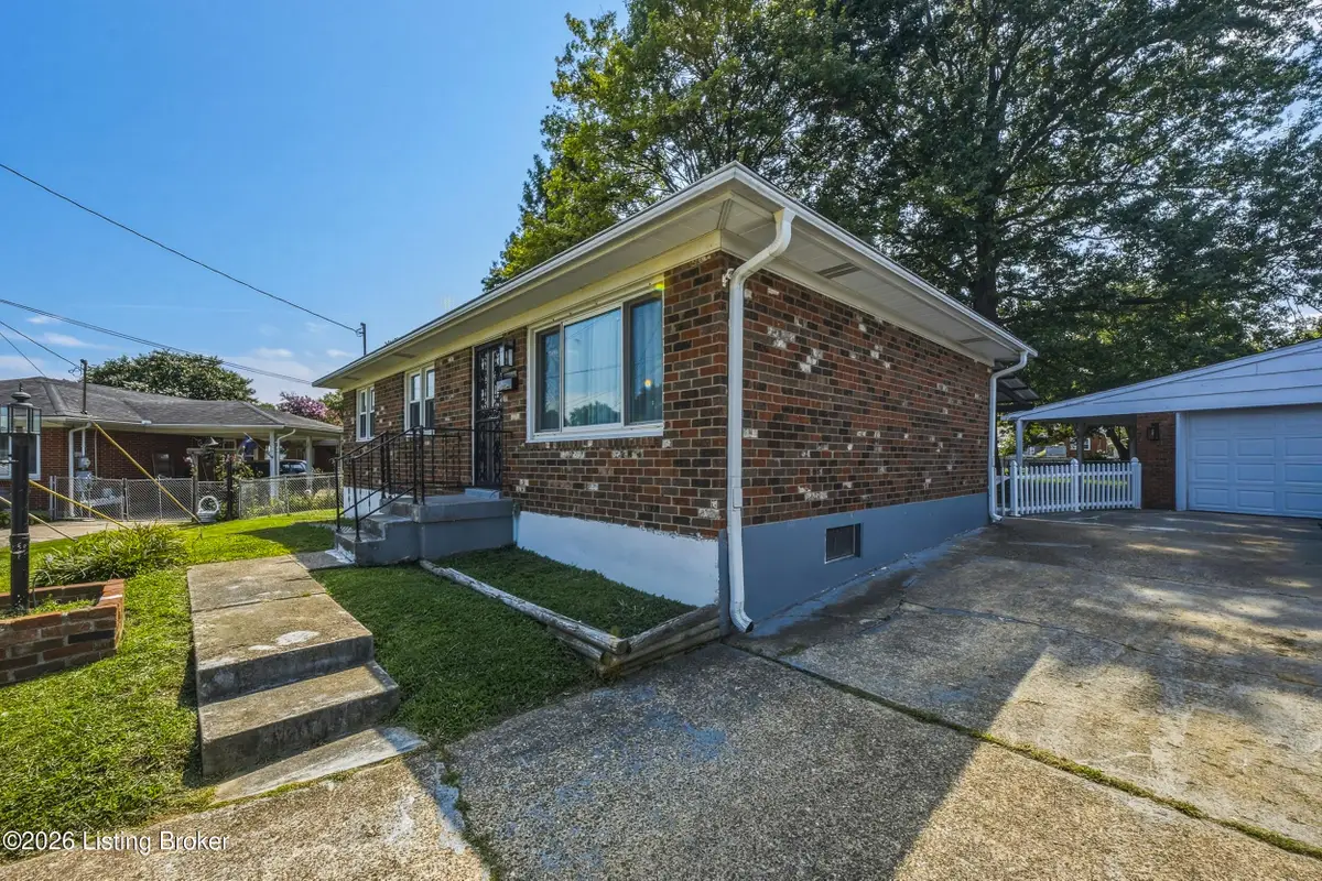 4100 Spyglass Ct, Louisville, KY 40229 - #1