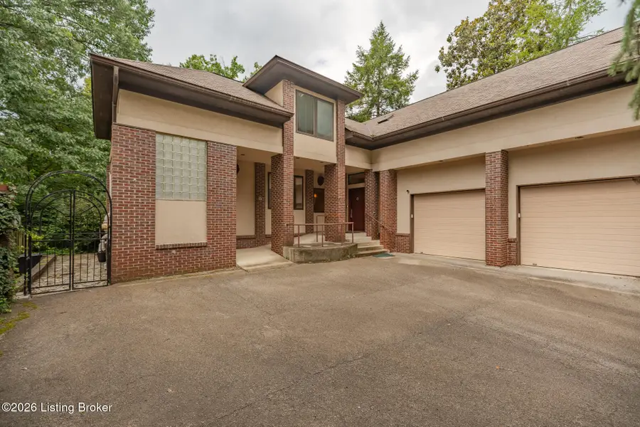 300 Penruth Ave, Louisville, KY 40207 - #3