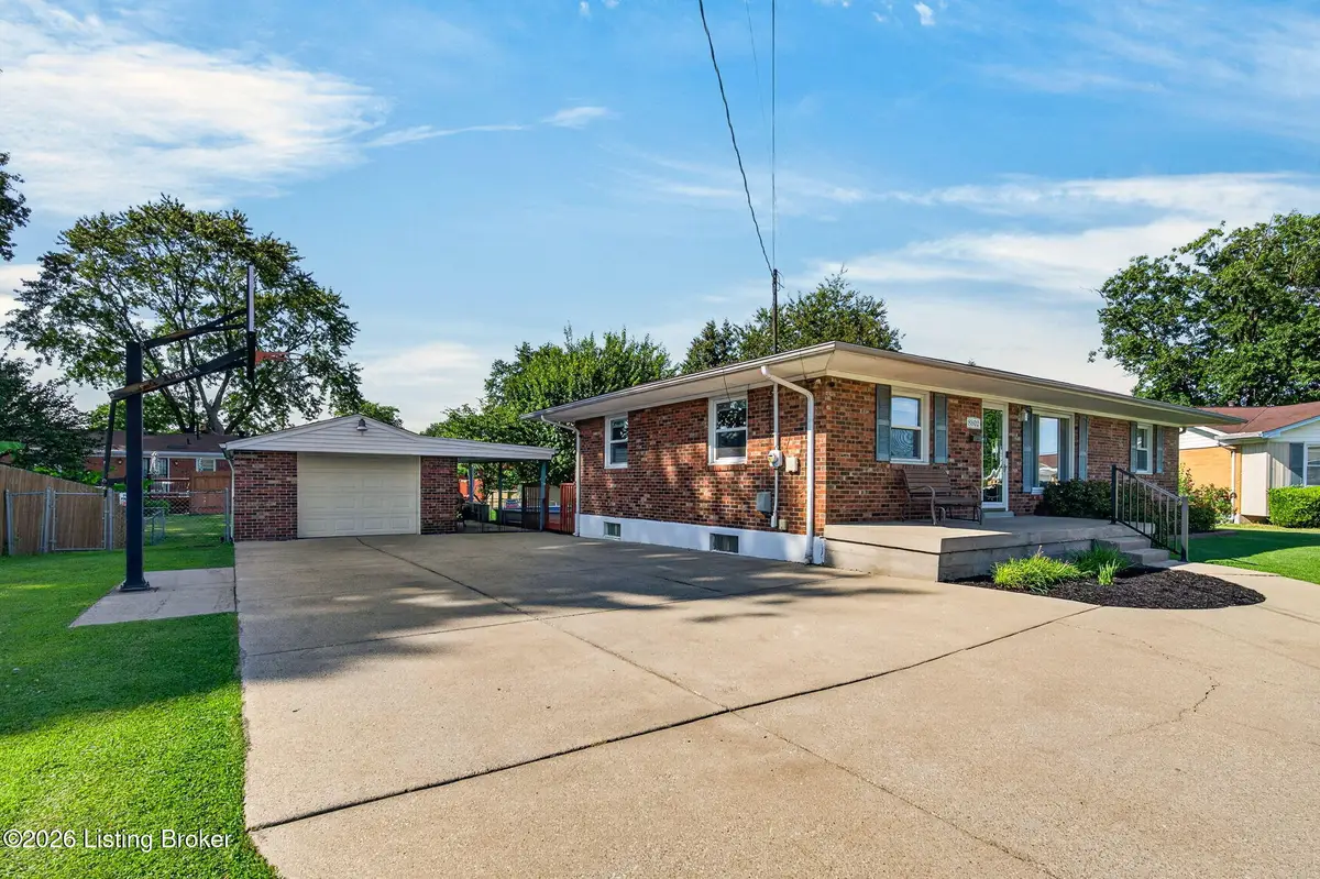 8802 Gladstonberry Pl, Louisville, KY 40258 - #1