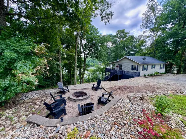 755 Meadow Lake Ln, Hardinsburg, KY 40143