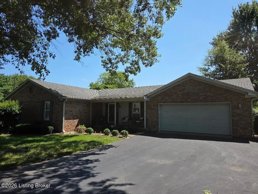 3350 Lake Shore Dr, Bowling Green, KY 42104 - #2