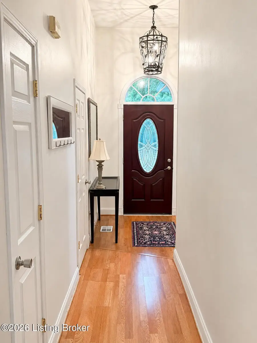 4201 Sunny Crossing Dr, Louisville, KY 40299 - #2
