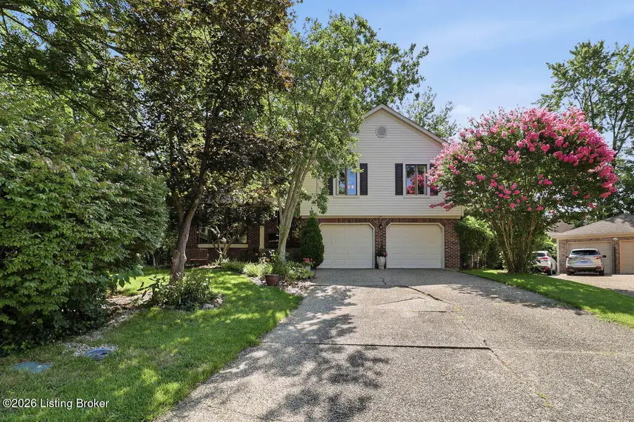 10504 Larkhall Ct, Louisville, KY 40223 - #2
