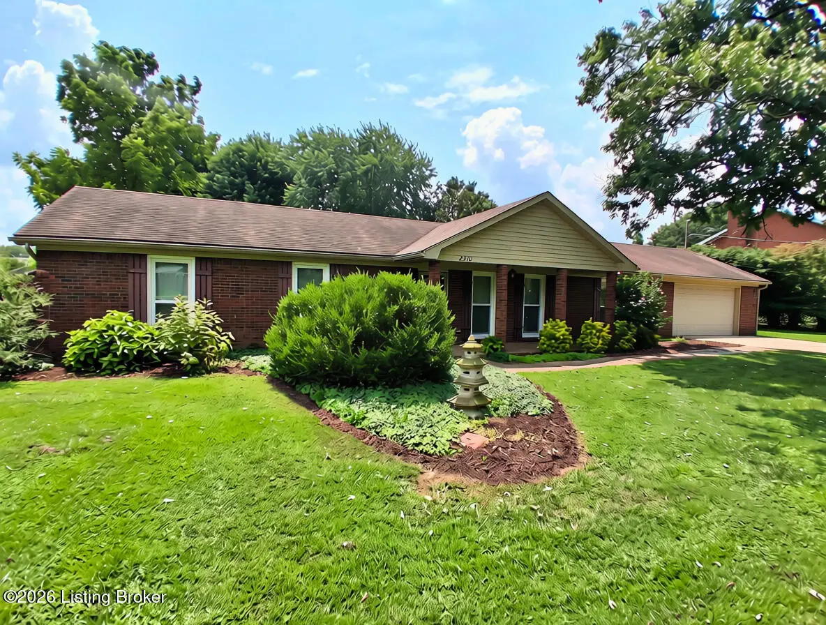 2510 Cambridge Dr, Shepherdsville, KY 40165 - #1