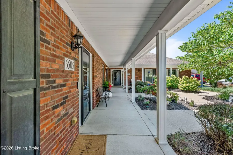 6505 Renate Rd, Louisville, KY 40291 - #2