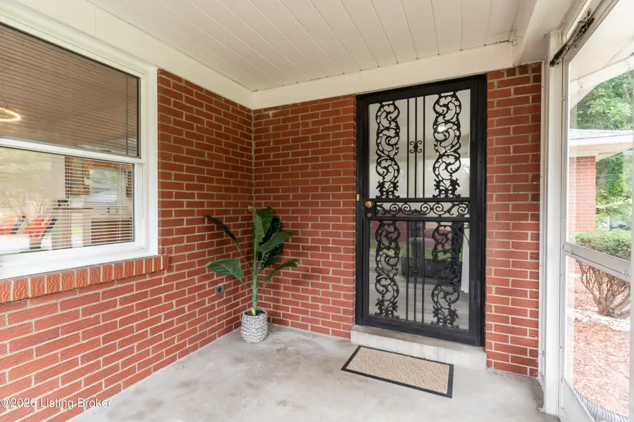2204 Garrs Ln, Louisville, KY 40216 - #3
