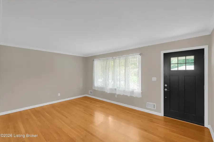 2704 Alps Rd, Louisville, KY 40216 - #2