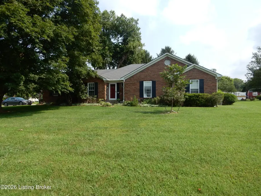 1318 Worth Ave, Shepherdsville, KY 40165 - #2