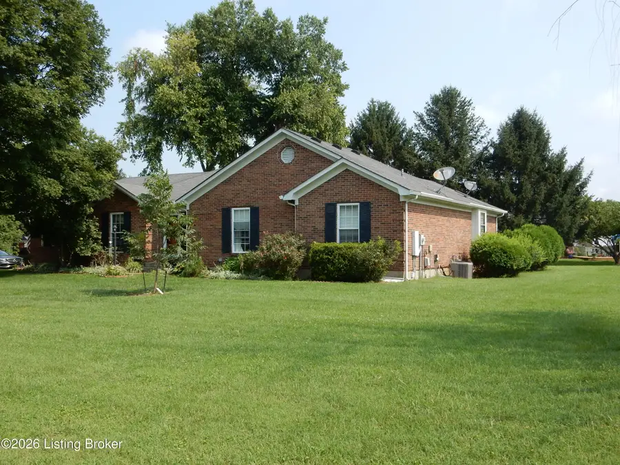 1318 Worth Ave, Shepherdsville, KY 40165 - #3
