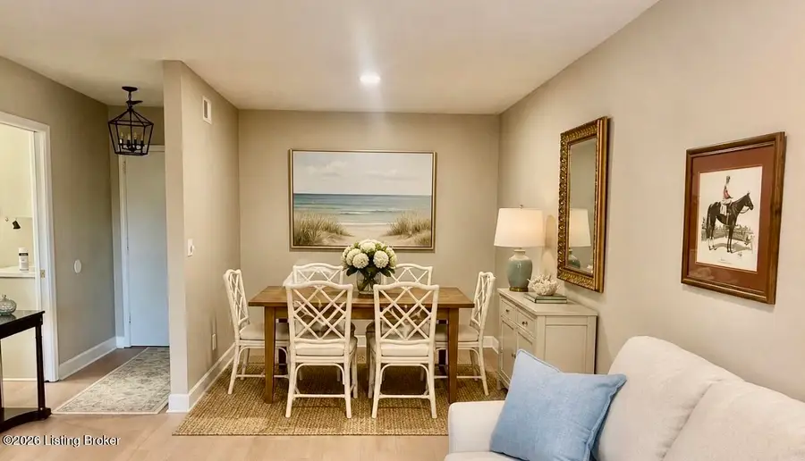 5800 Coach Gate Wynde #APT 308, Louisville, KY 40207 - #3