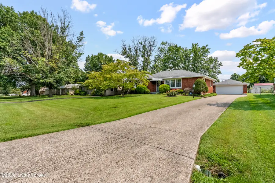 8605 Smithton Rd, Louisville, KY 40219 - #3