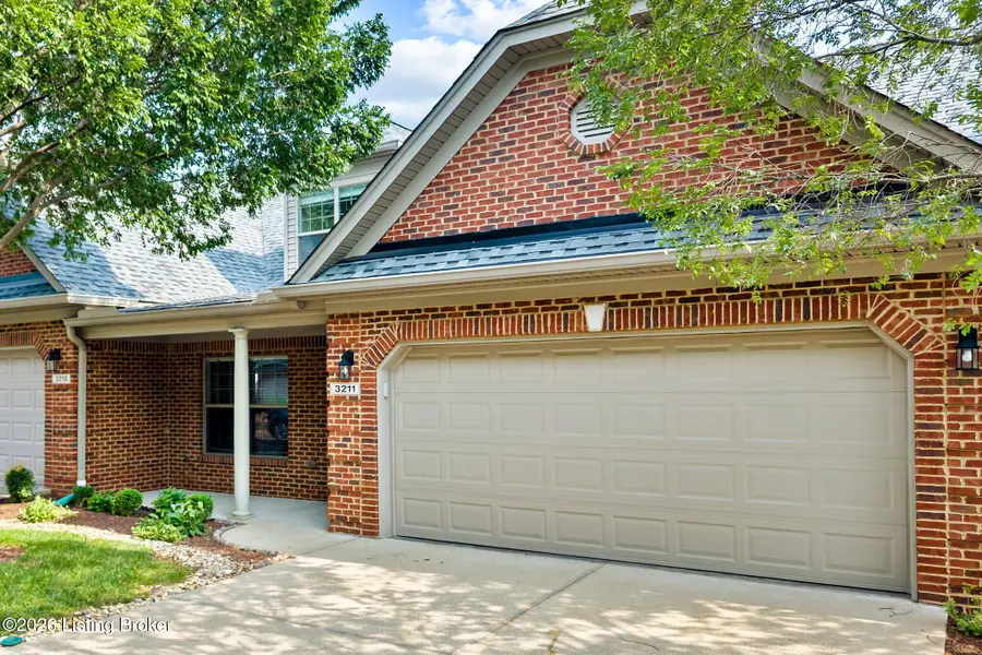 3211 Brittany Pointe Ln, Louisville, KY 40220 - #3