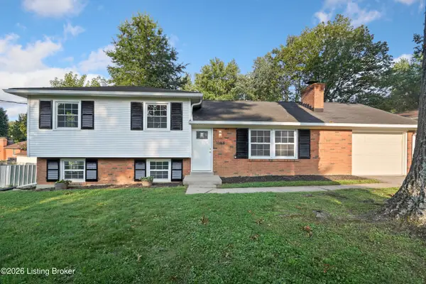 10305 S Dodge Ln, Louisville, KY 40272