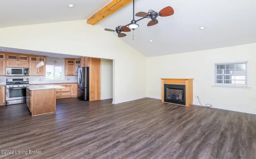 139 Millcreek Rd, Radcliff, KY 40160 - #2