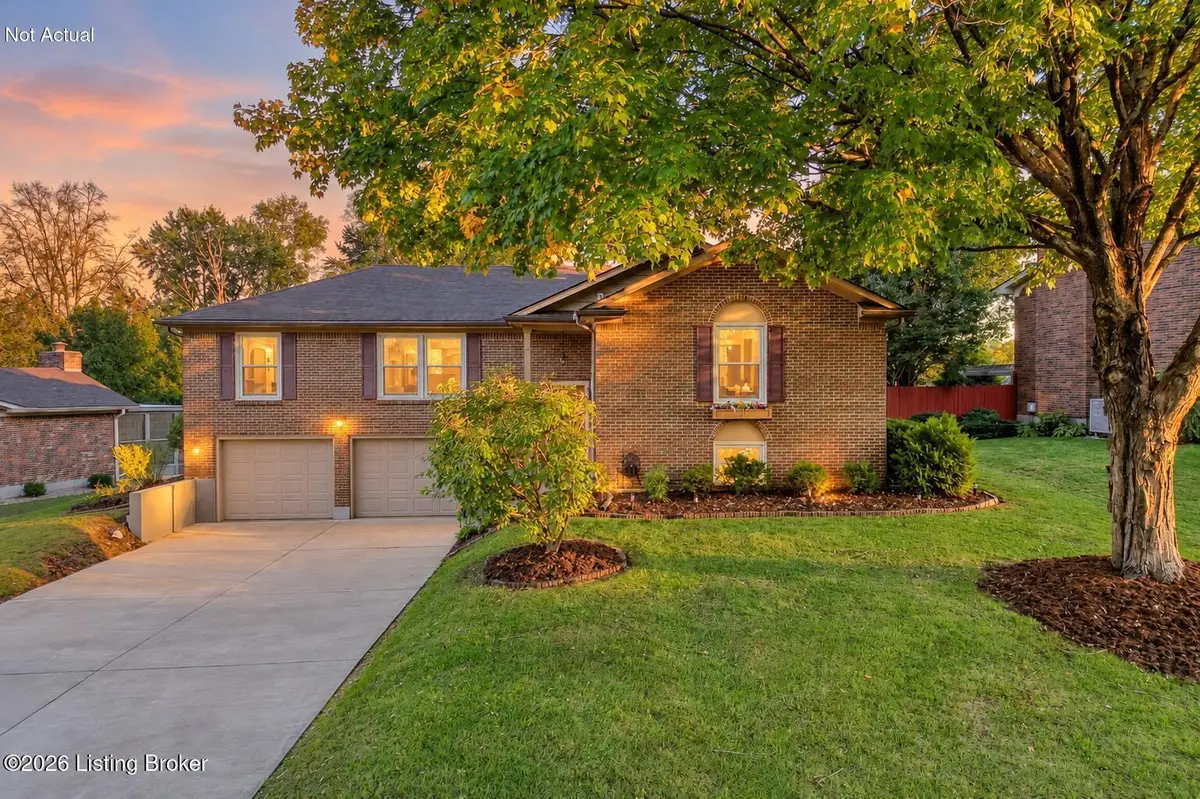 7601 Oswego Cir, Louisville, KY 40214 - #1