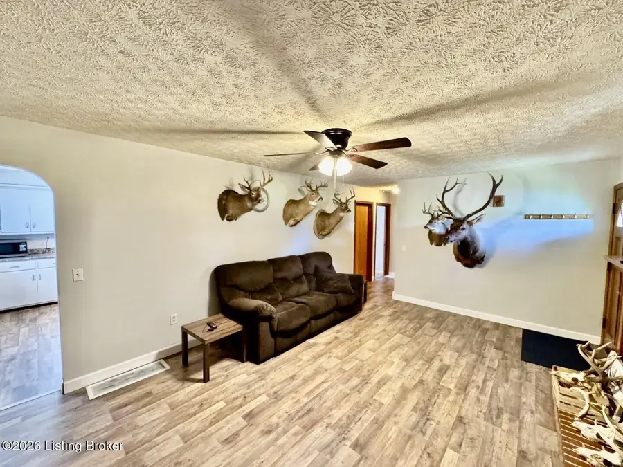 83 S Church St, Mackville, KY 40040 - #3