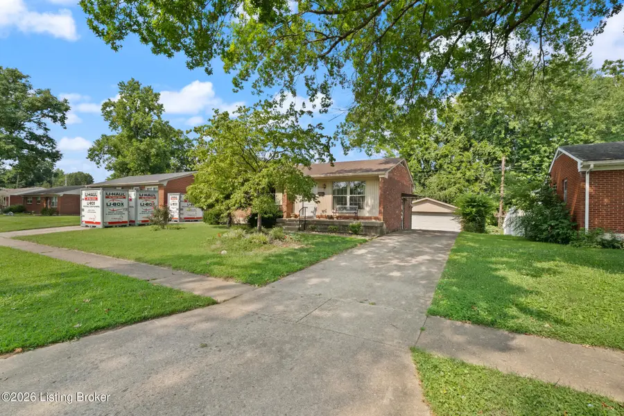 3604 Ethelwood Dr, Jeffersontown, KY 40299 - #2