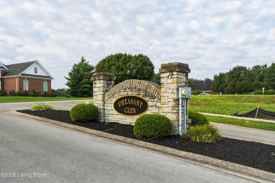 10 Pheasant Glen Dr, Shelbyville, KY 40065 - #2