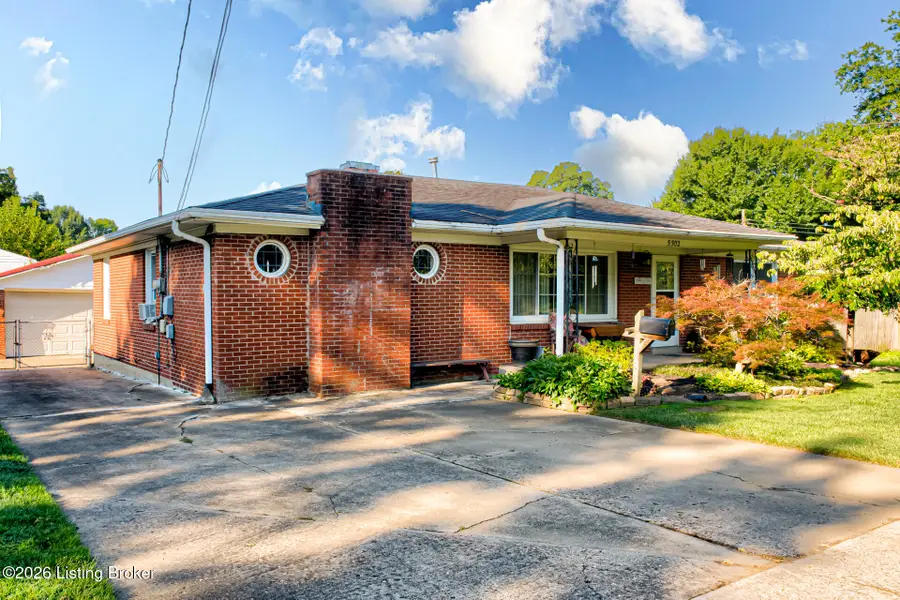5502 Deering Heights Dr, Louisville, KY 40272 - #2