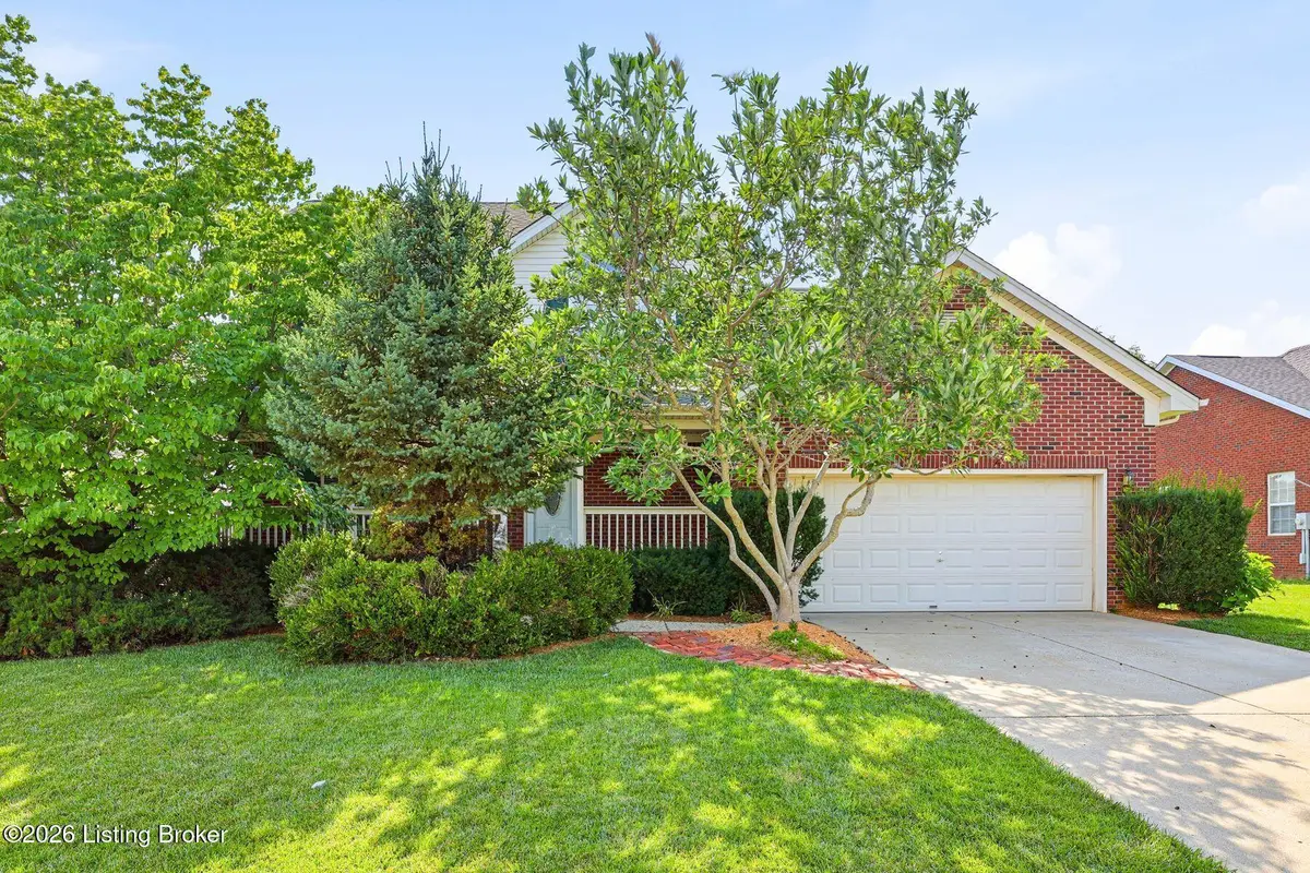 7022 Black Walnut Cir, Louisville, KY 40229 - #1
