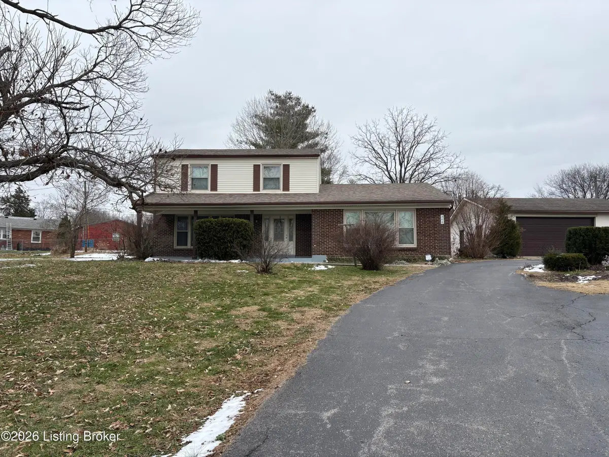200 Castlerock Dr, Shepherdsville, KY 40165 - #1