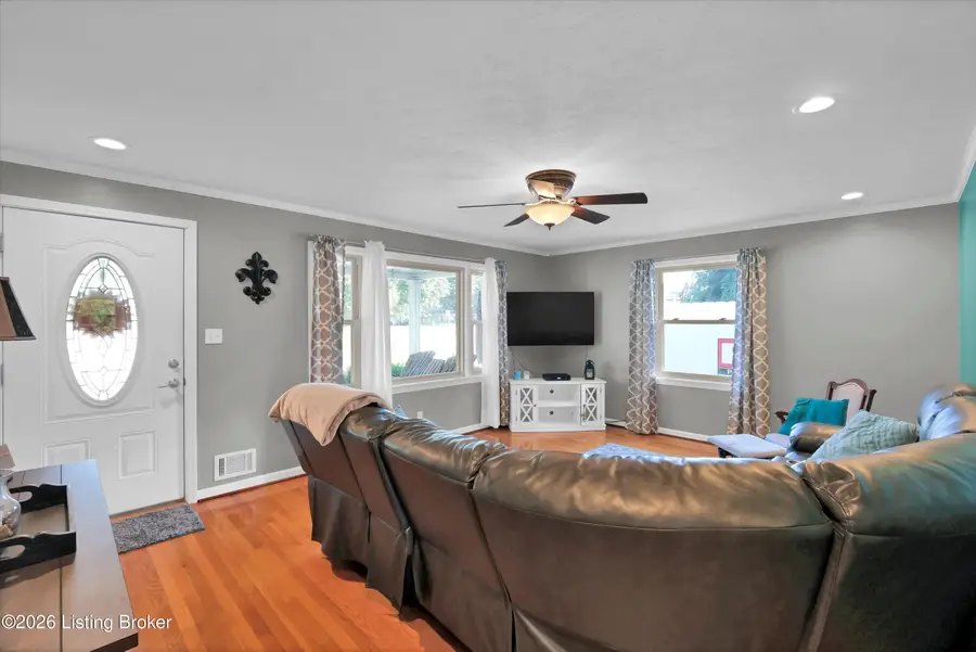 9009 Wanlou Dr, Louisville, KY 40272 - #3
