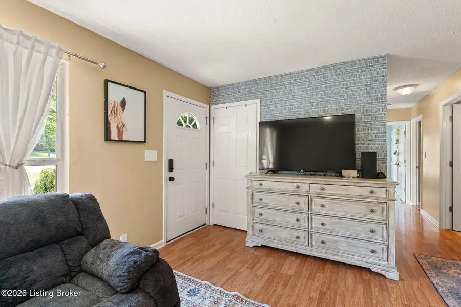 512 Maplecrest Dr, La Grange, KY 40031 - #2