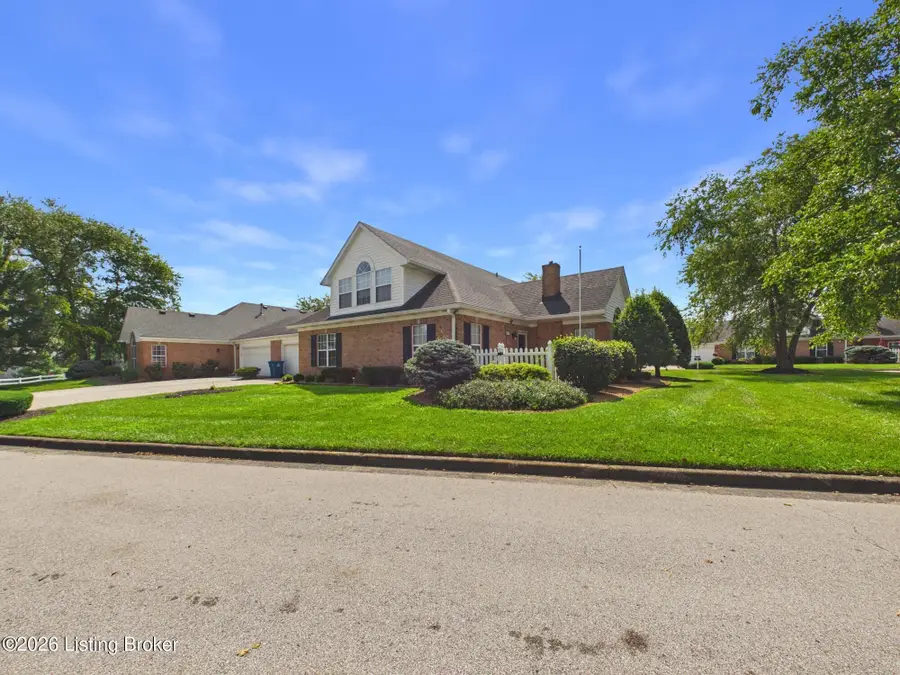 111 Hazelnut Ct, La Grange, KY 40031 - #2