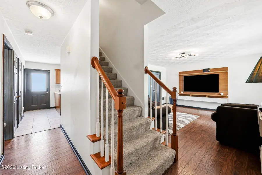 6627 Sun Ray Dr, Louisville, KY 40272 - #3