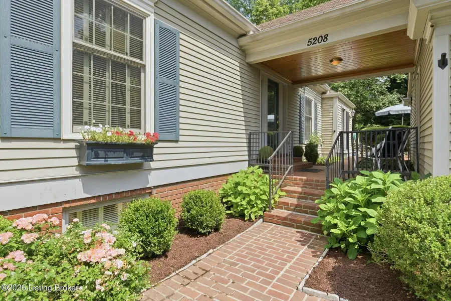 5208 Indian Woods Ct, Louisville, KY 40207 - #2