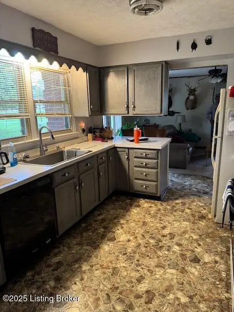 22 Fairview Circle Dr, Bedford, KY 40006 - #3