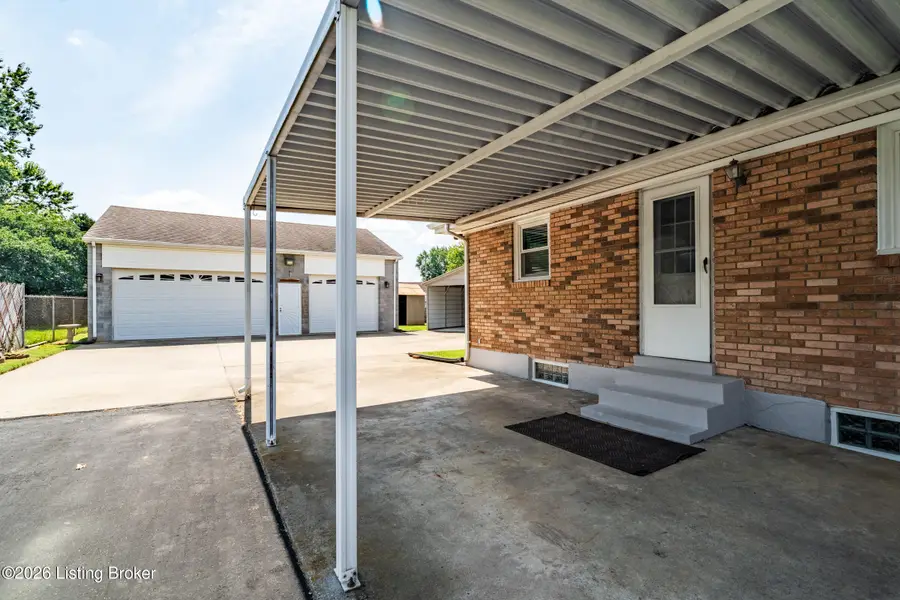 6213 Gayle Dr, Louisville, KY 40219 - #3