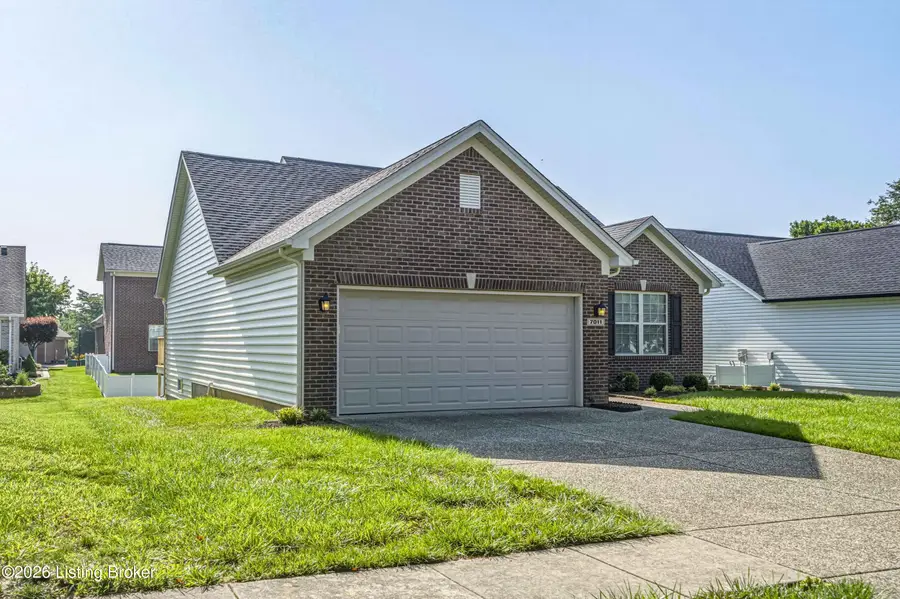 7011 Hollow Oaks Dr, Louisville, KY 40291 - #3