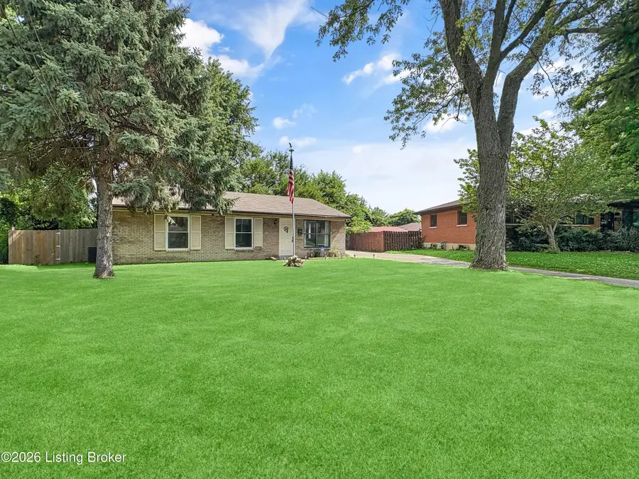 4906 Lesabre Dr, Louisville, KY 40216 - #2