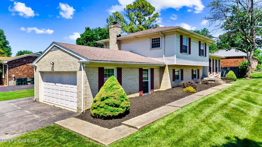 3902 San Marcos Rd, Jeffersontown, KY 40299 - #3