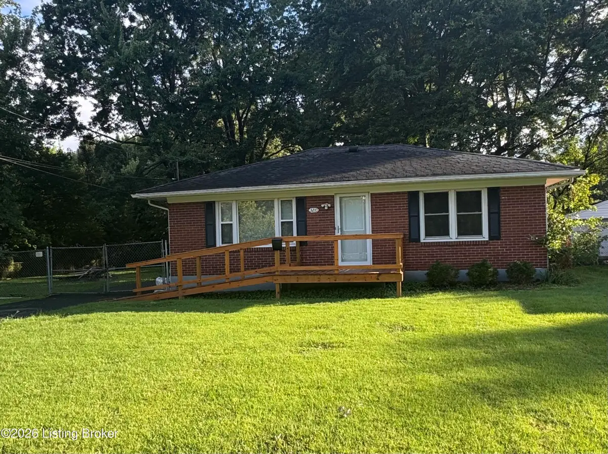3210 New Lynnview Dr, Louisville, KY 40216 - #1