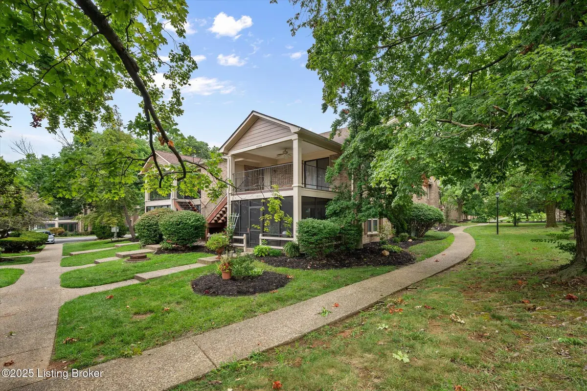 10339 Shelbyville Rd, Louisville, KY 40223 - #1