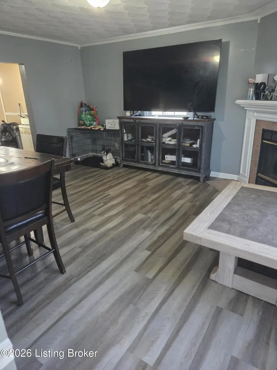 6113 Theiler Ln, Louisville, KY 40229 - #2