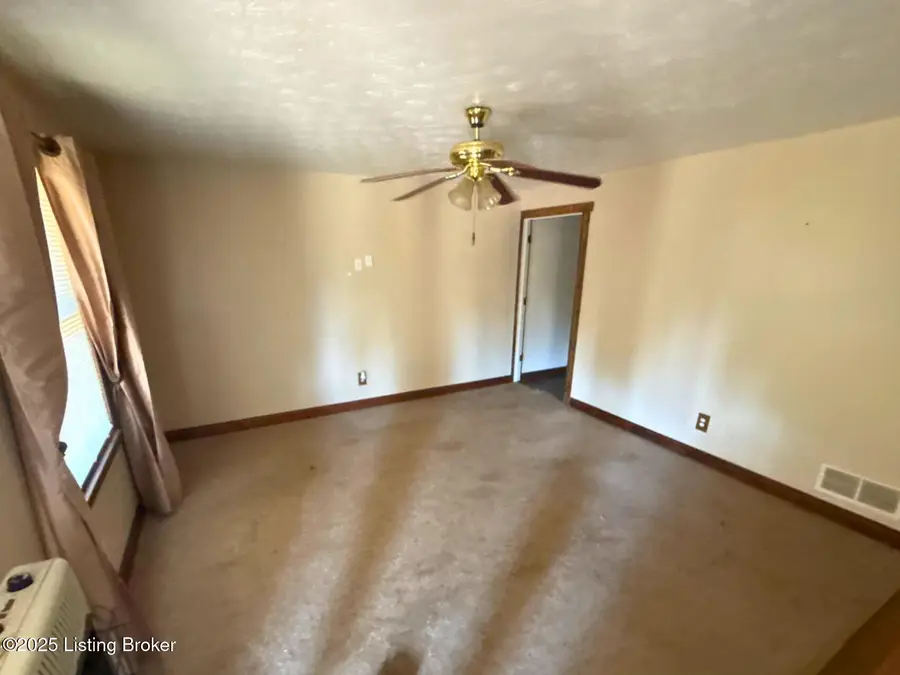 4815 Plum Creek Rd, Taylorsville, KY 40071 - #3