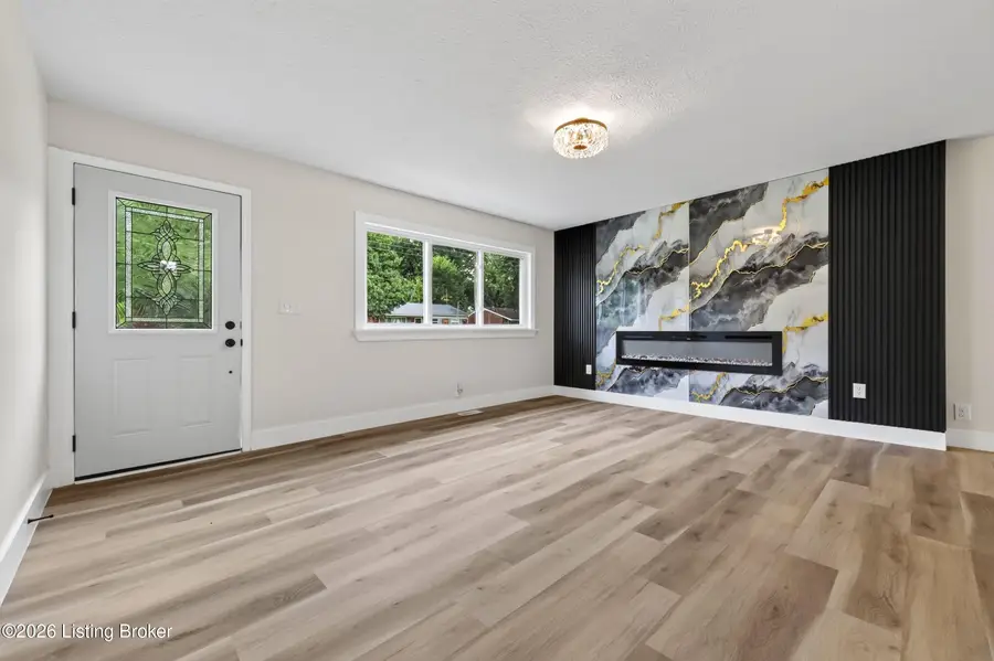9810 East Ave, Louisville, KY 40272 - #3