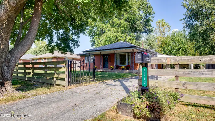 8593 Vicki Ln, Louisville, KY 40258 - #2