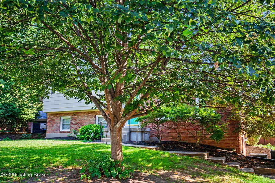 10715 Sunderland Pl, Louisville, KY 40243 - #2