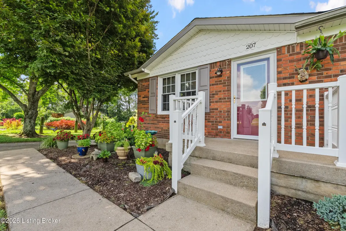 207 Victoria Dr, Shelbyville, KY 40065 - #1