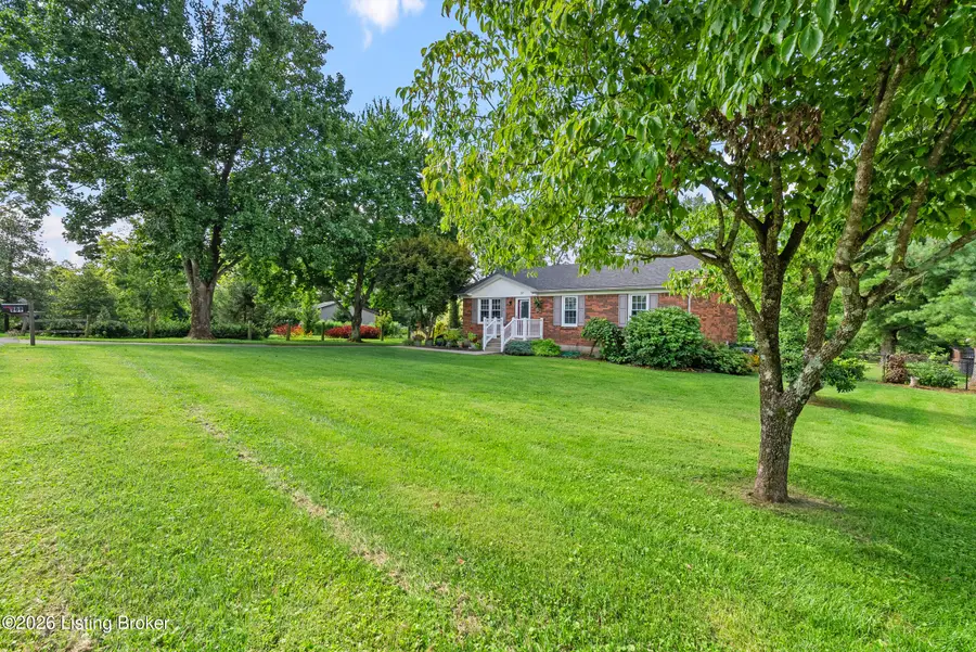 207 Victoria Dr, Shelbyville, KY 40065 - #3