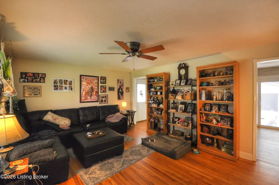 6303 Venango Dr, Louisville, KY 40258 - #2