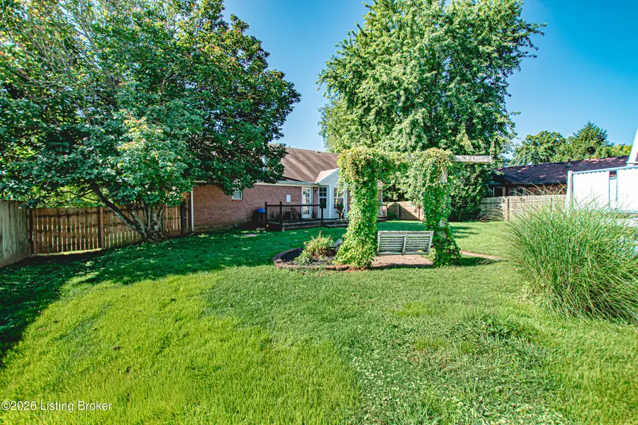 360 Shadowlawn Dr, Louisville, KY 40229 - #2