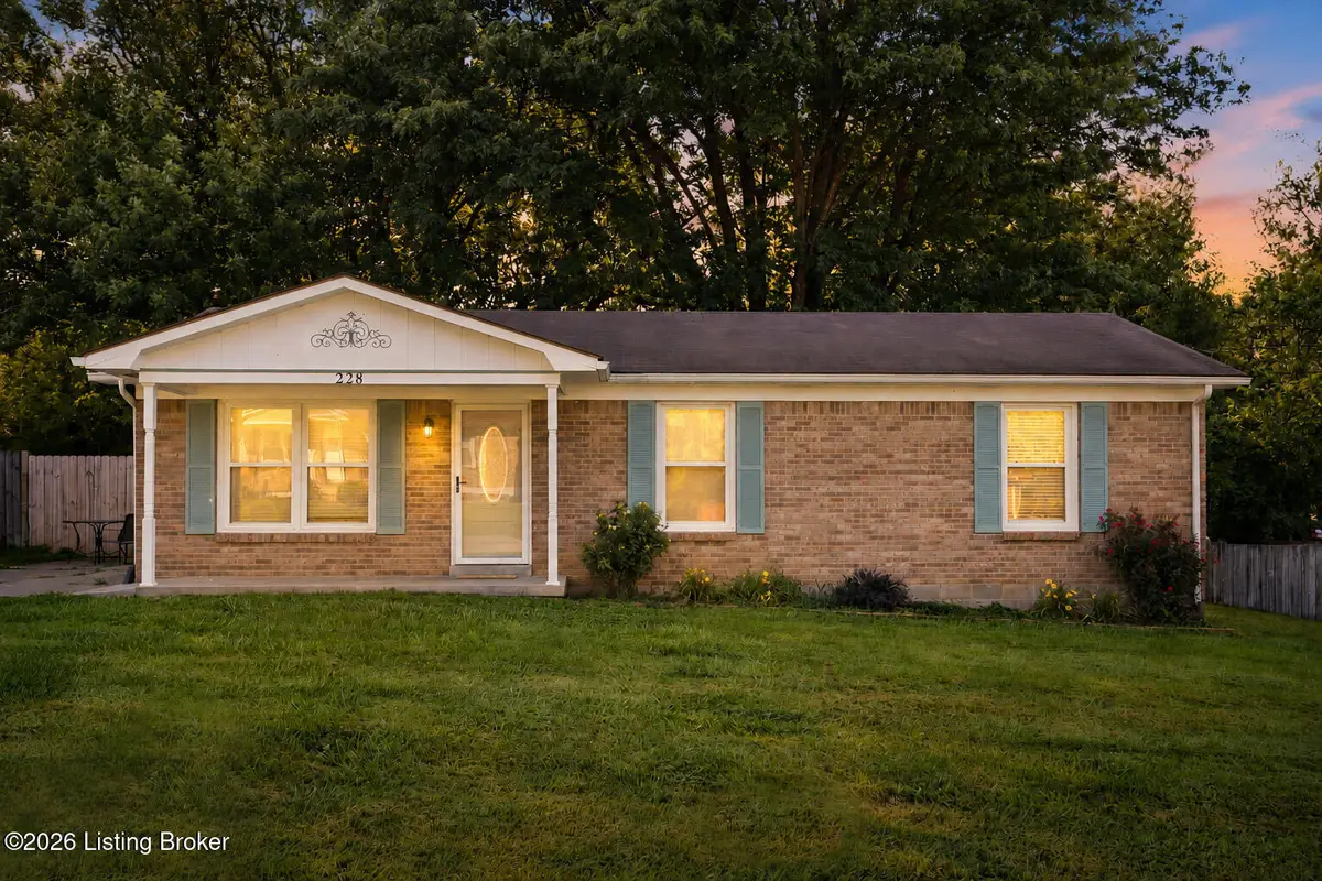 228 Hill St, Bardstown, KY 40004 - #1